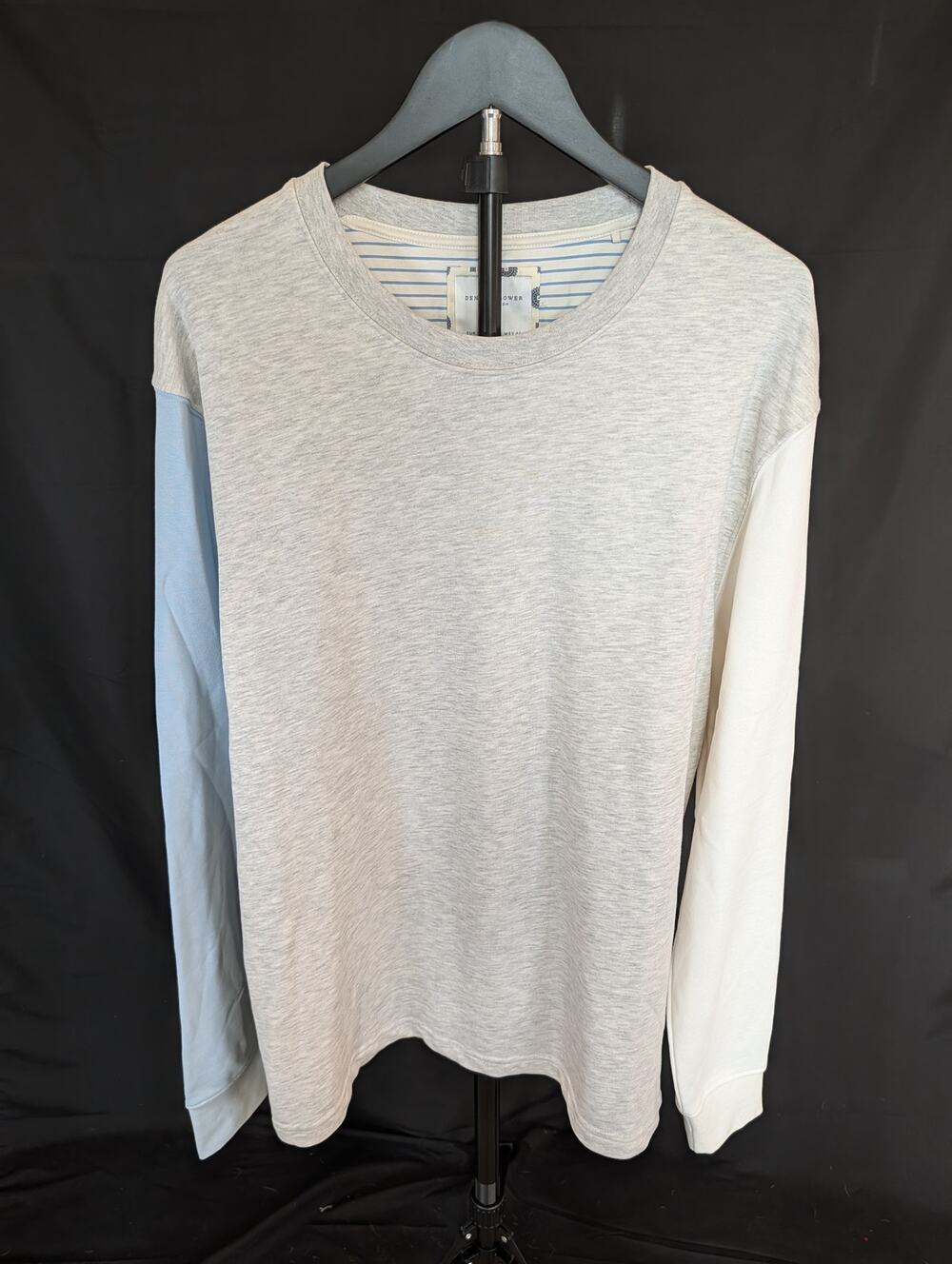 Denim & Flower Ricky Singh XL Crewneck Sweatshirt Gray Blue White Casual